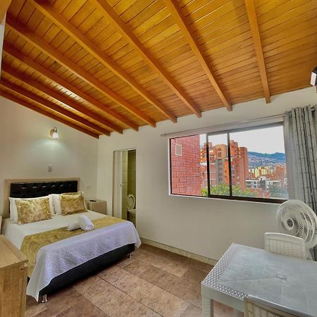 Hotel Torre Primavera Medellin Bagian luar foto