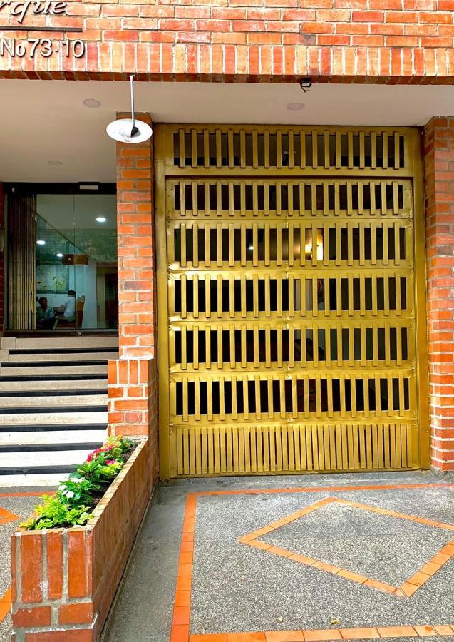 Hotel Torre Primavera Medellin Bagian luar foto