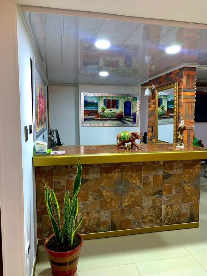Hotel Torre Primavera Medellin Bagian luar foto