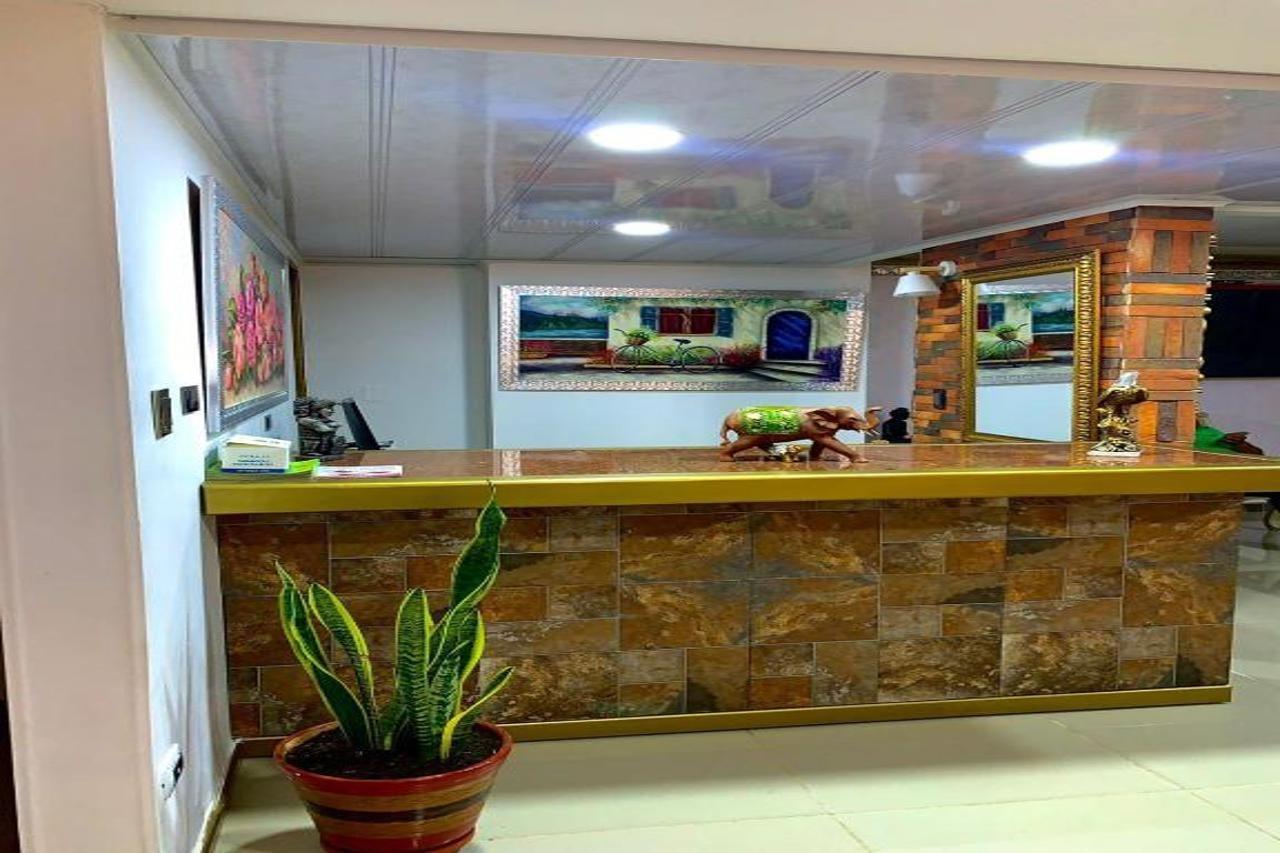 Hotel Torre Primavera Medellin Bagian luar foto