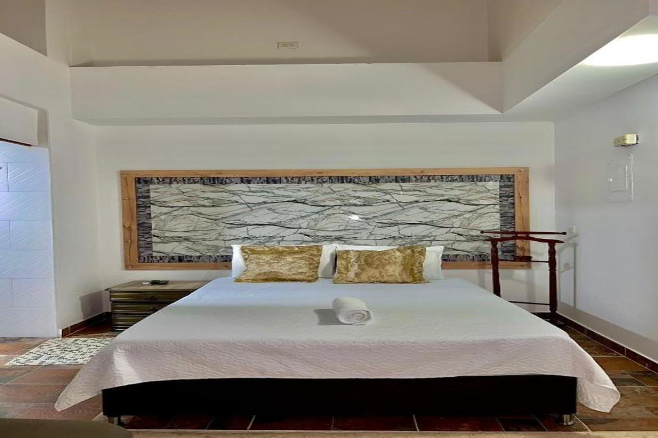 Hotel Torre Primavera Medellin Bagian luar foto