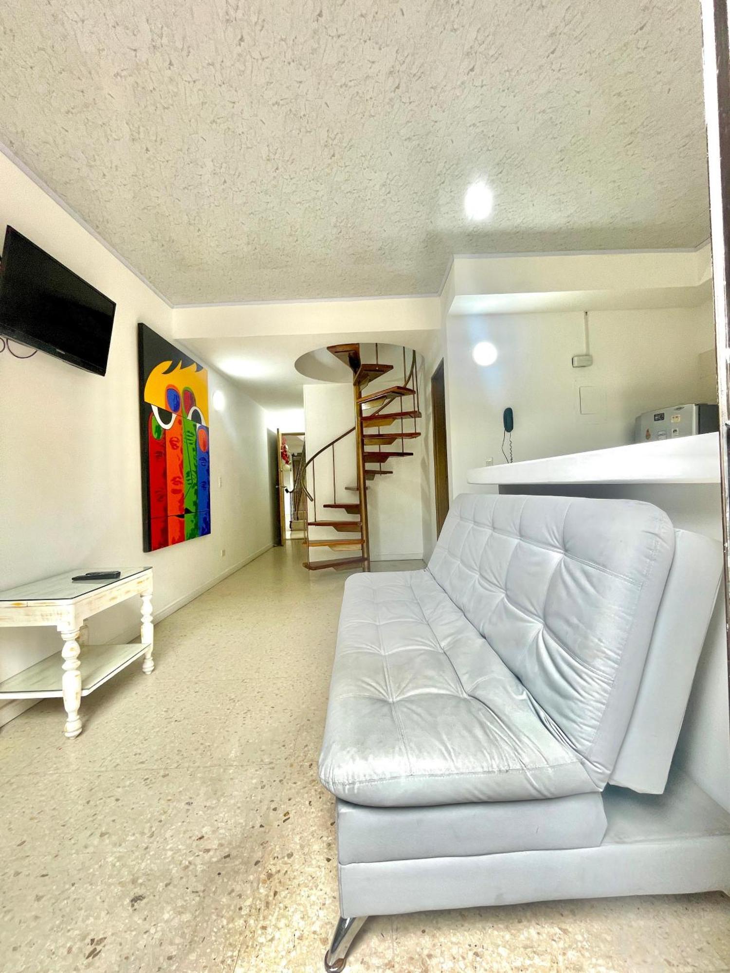 Hotel Torre Primavera Medellin Bagian luar foto