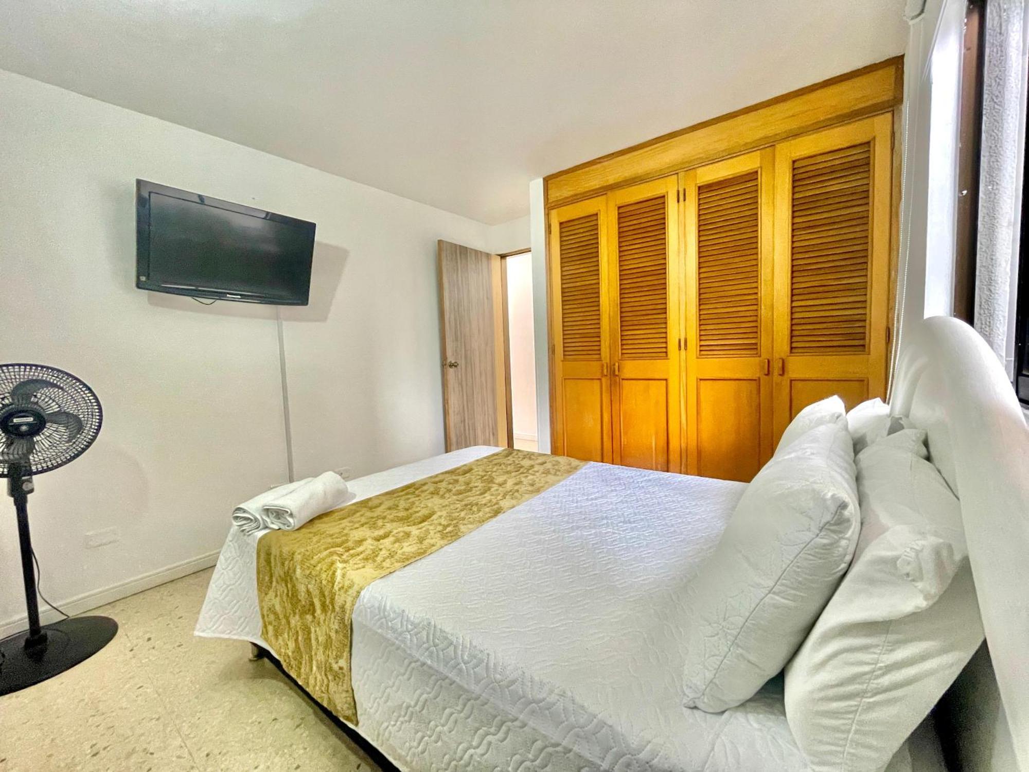 Hotel Torre Primavera Medellin Bagian luar foto