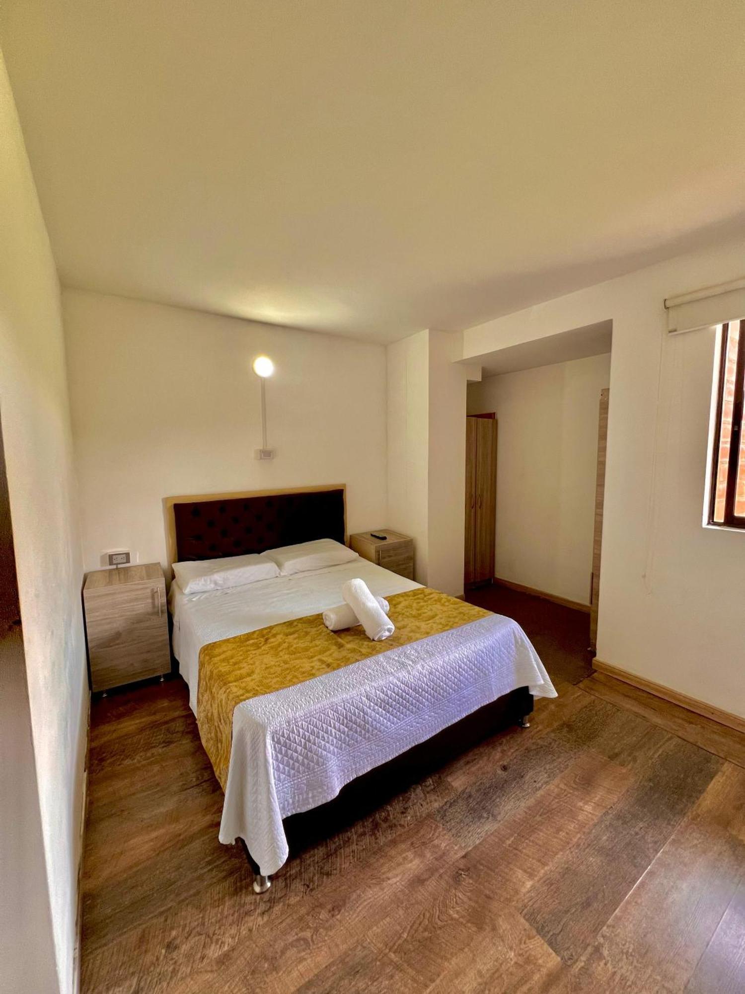 Hotel Torre Primavera Medellin Bagian luar foto