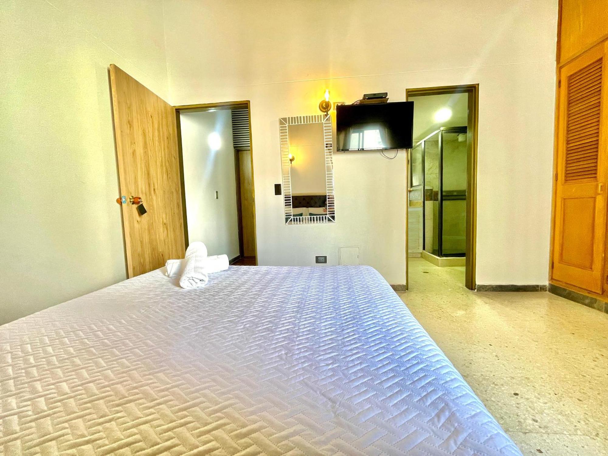 Hotel Torre Primavera Medellin Bagian luar foto