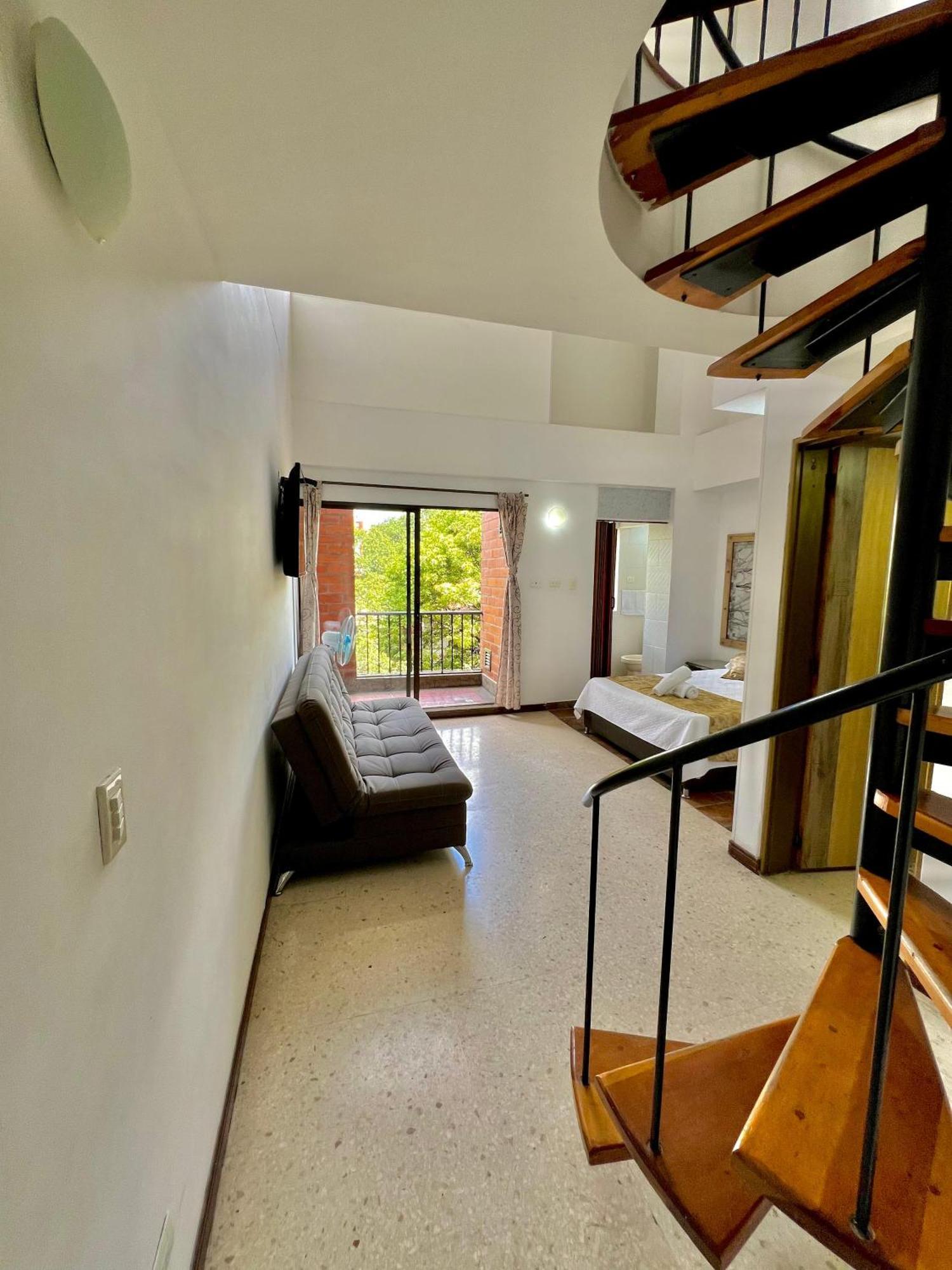 Hotel Torre Primavera Medellin Bagian luar foto