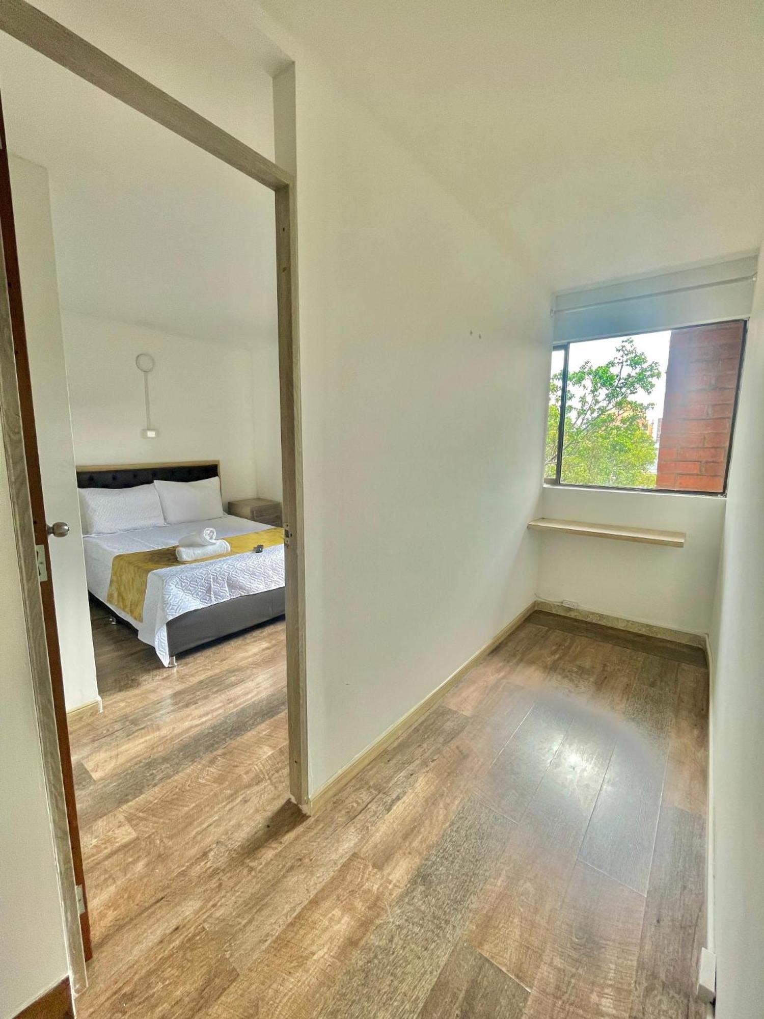 Hotel Torre Primavera Medellin Bagian luar foto