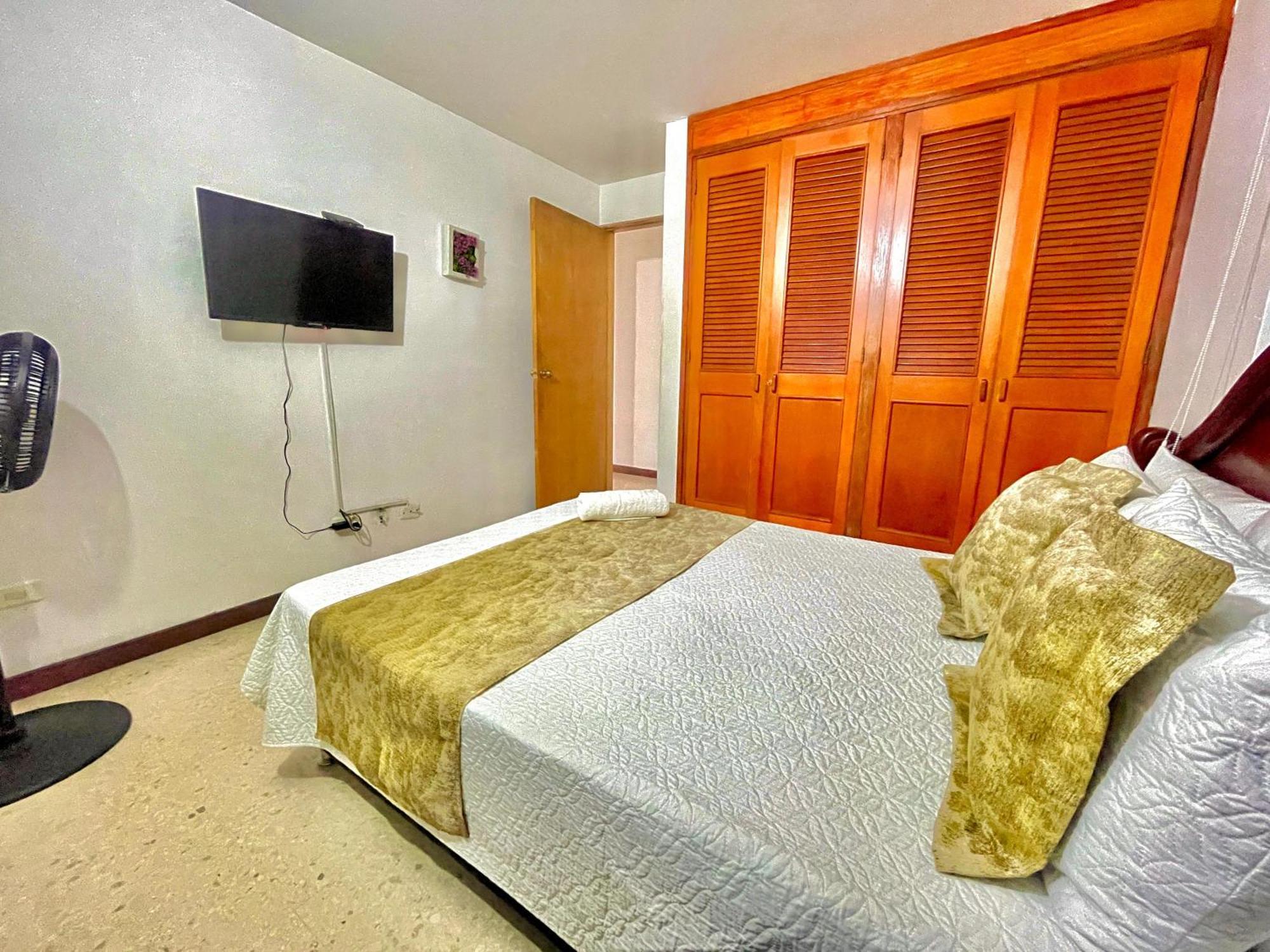 Hotel Torre Primavera Medellin Bagian luar foto