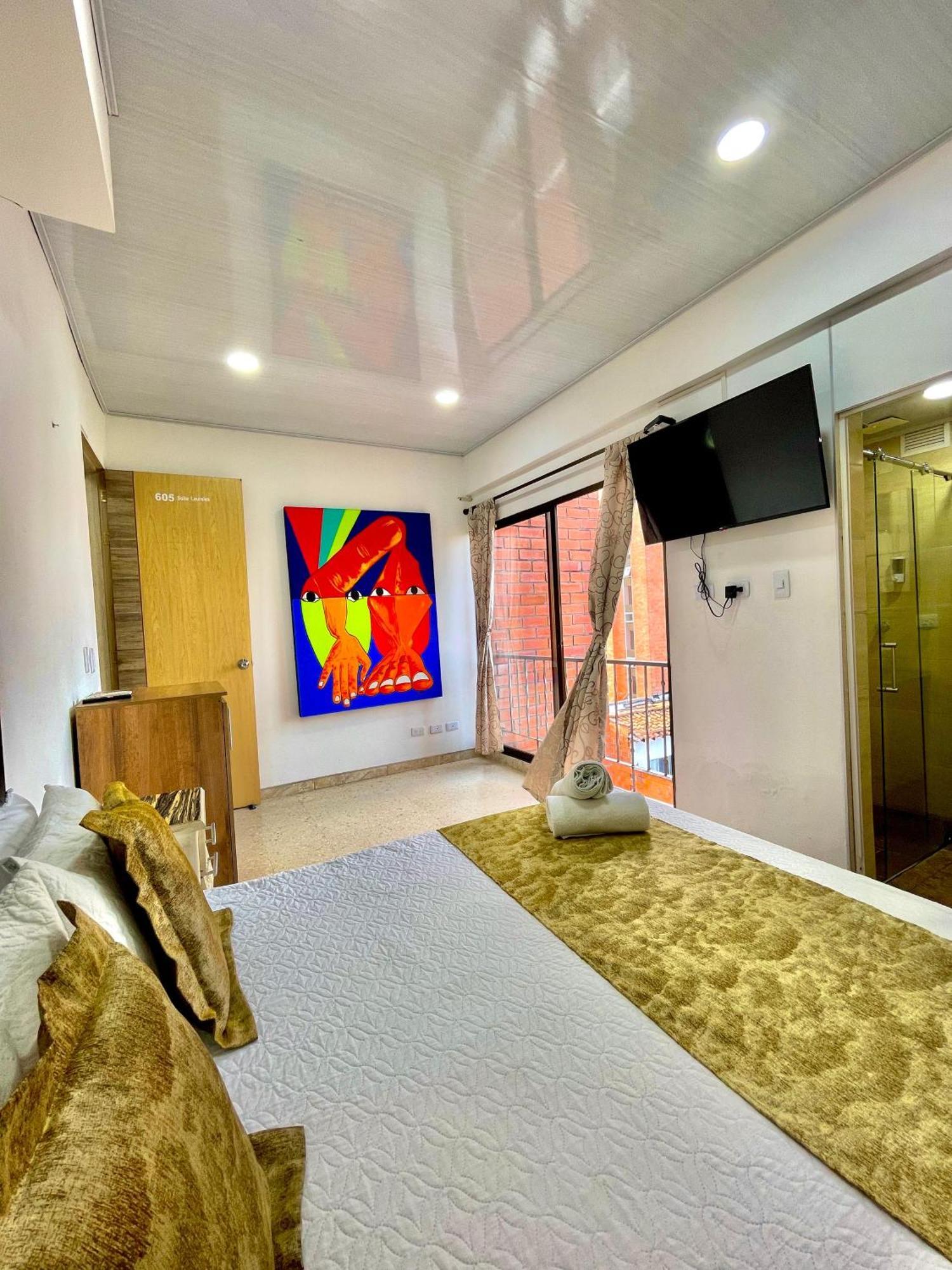 Hotel Torre Primavera Medellin Bagian luar foto