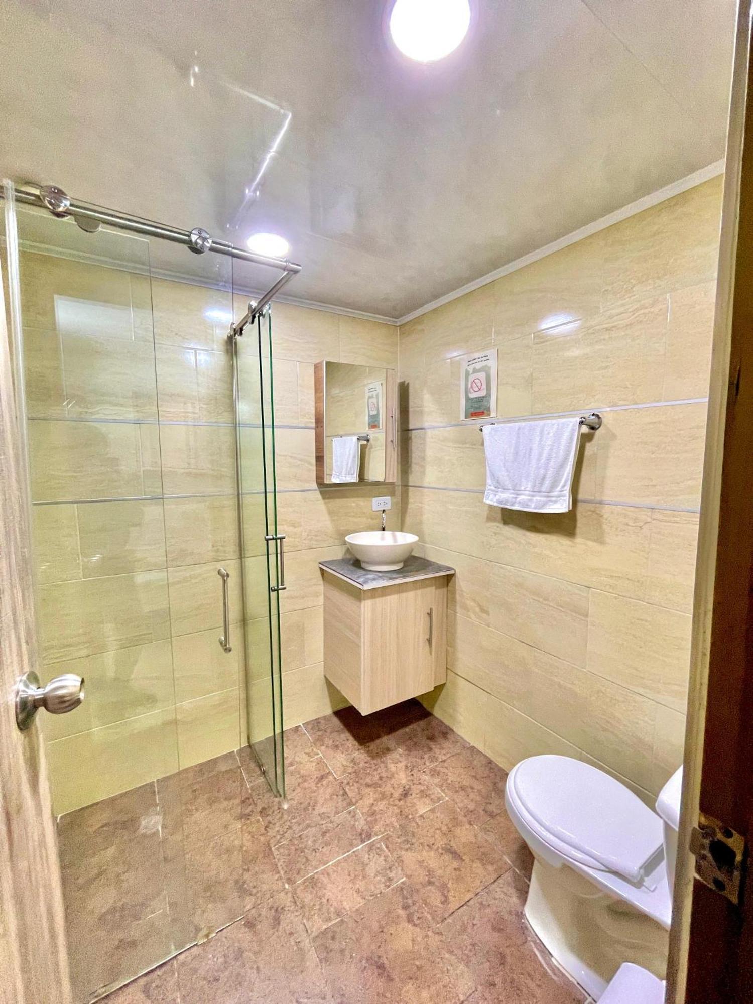Hotel Torre Primavera Medellin Bagian luar foto