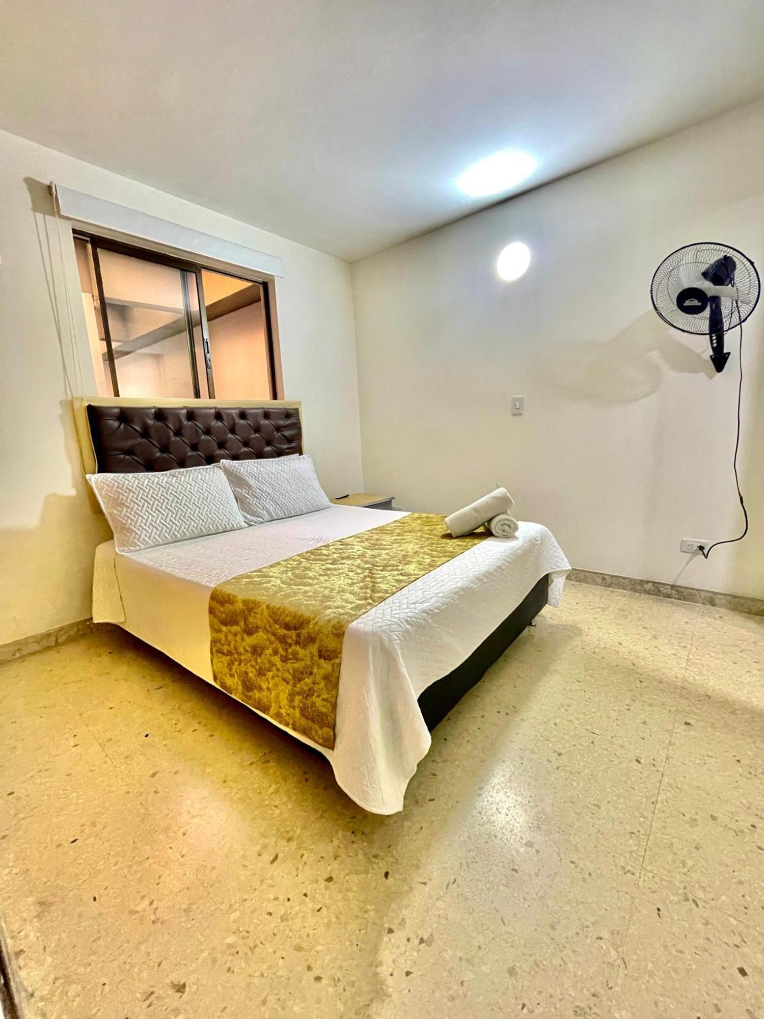 Hotel Torre Primavera Medellin Bagian luar foto